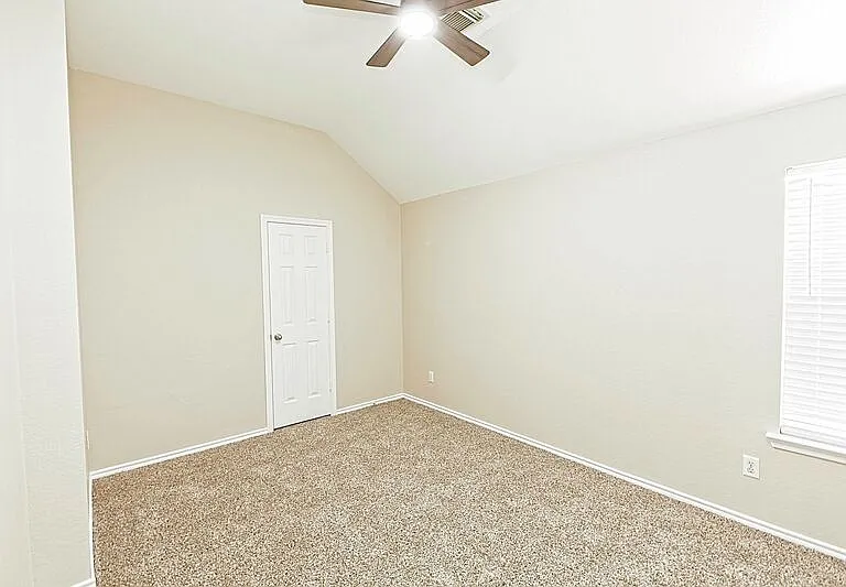 4009 Hidden Meadow Ct — Photo 40
