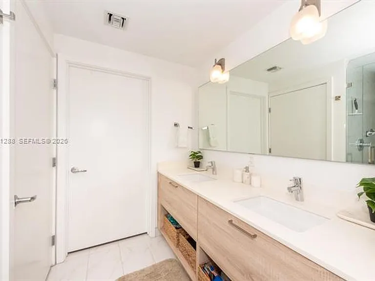 16385 Biscayne Boulevard Cu #2904 — Photo 14
