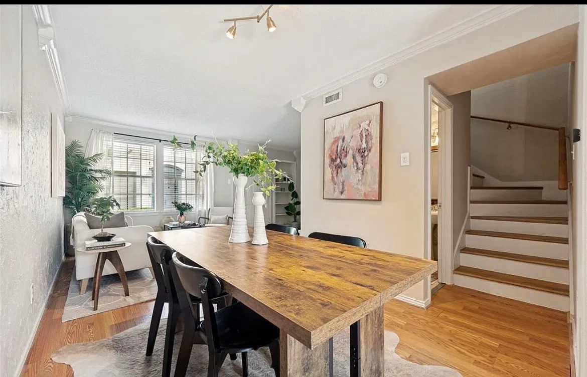 2 bed, 1.5 bath, 1048 sqft, $1,745 — Photo 4