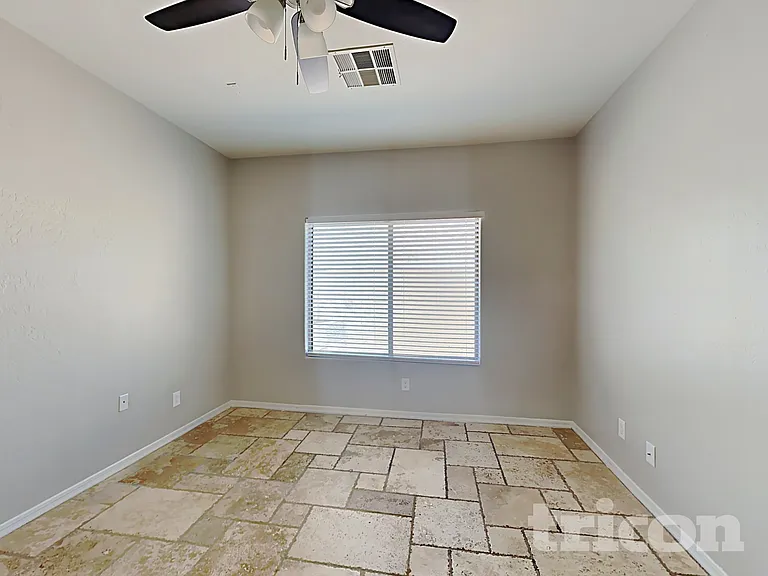 504 W Beautiful Ln — Photo 5