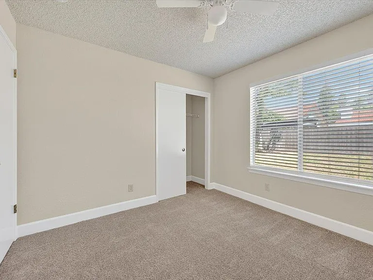 2176 E Decatur Ave — Photo 16