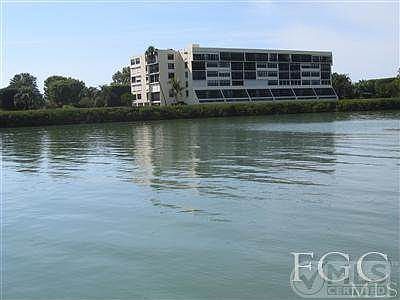 3rd image of 4223 Bay Beach Ln #1H
