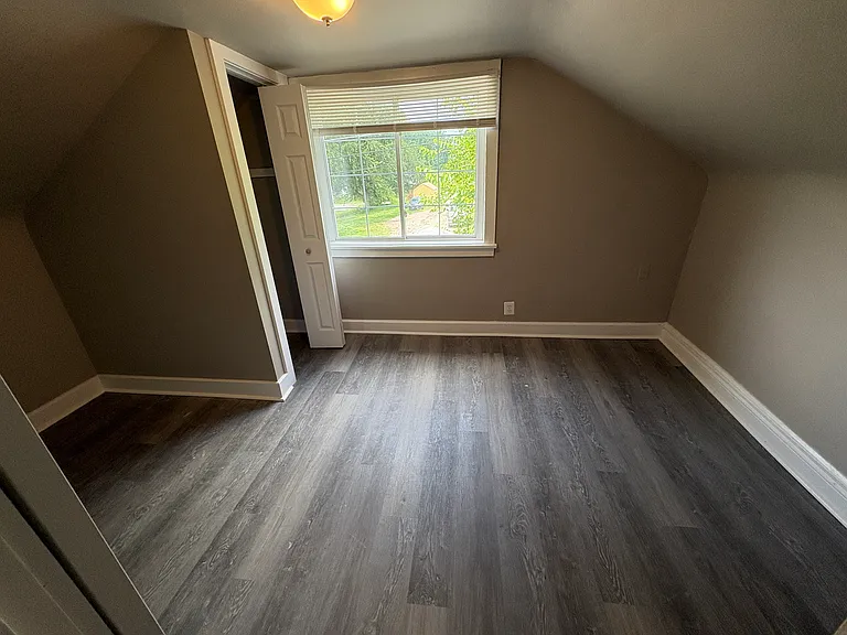 1254 Leeser Ave — Photo 10