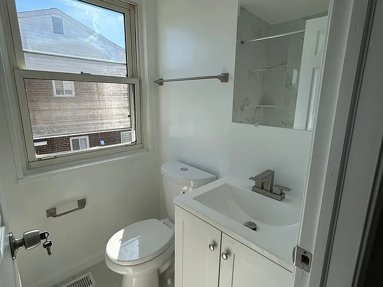 7418 W Park Dr — Photo 4