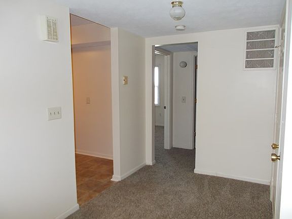 3rd image of 329 Churchill Dr APT 5
