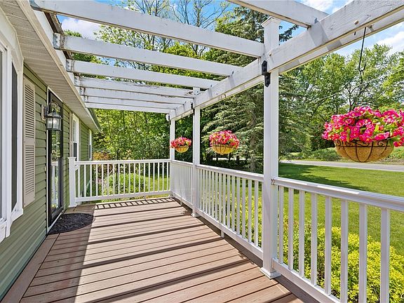 3rd image of 79 Hickory Grove Rd