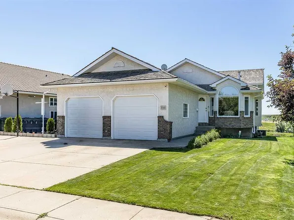 733 S Taylor Rd SE, Medicine Hat, AB T1B 4A5