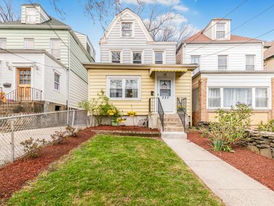 327 East 241st Street, Bronx, NY, 10470