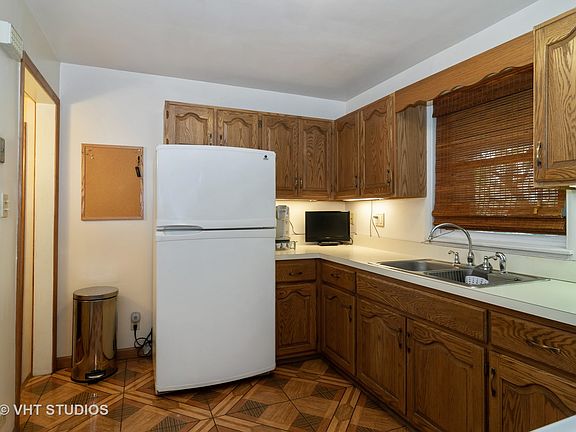 5th image of 455 N Laverne Ave
