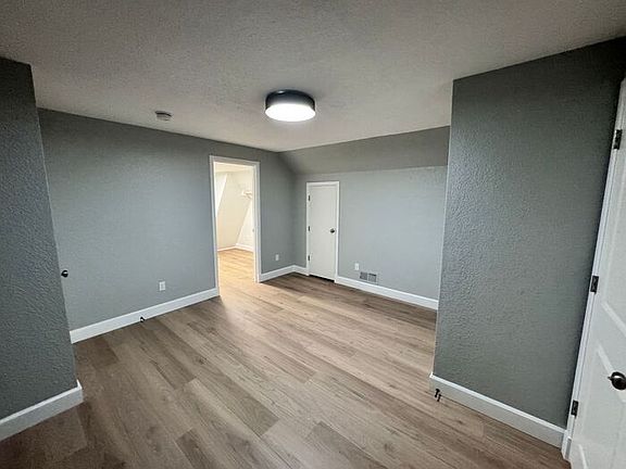 5th image of 3909 N Visscher St