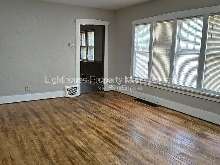 3040 Temple St — Photo 18