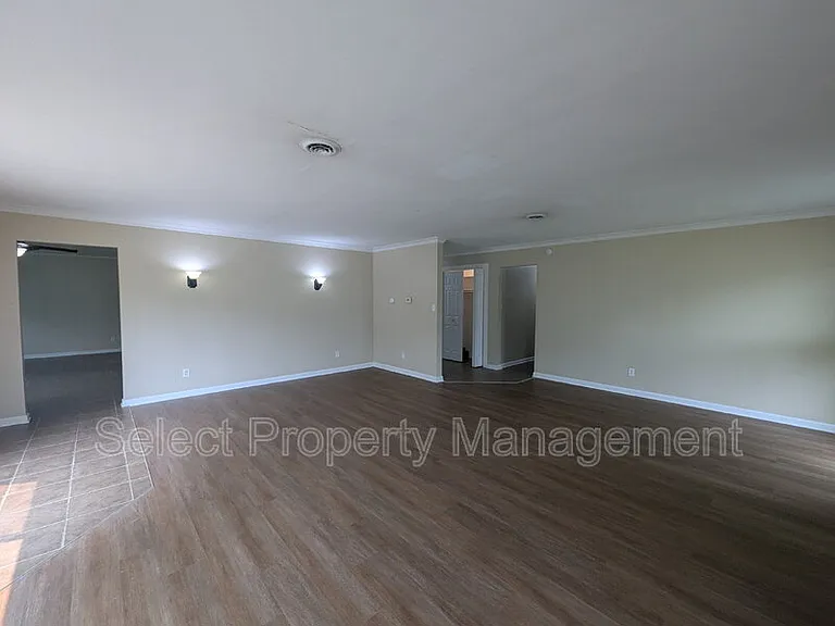 3510 Glencairn Dr — Photo 6