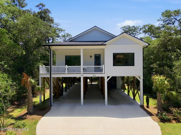 104 SW 29th Street, Oak Island, NC 28465