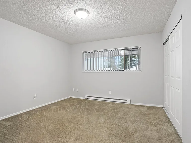 Wetherburne Square Townhomes — Photo 9