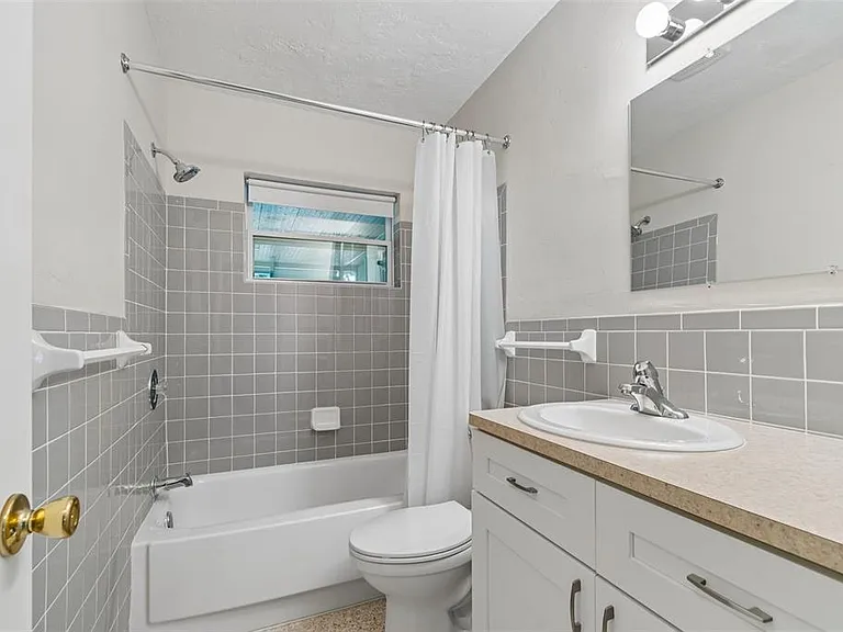 200 Evelyn Ave — Photo 15