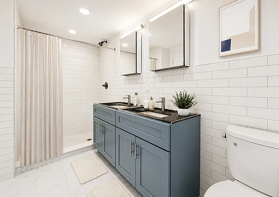 Bathroom, photo 2