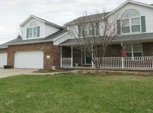 14 Pin Oak Ct, Washington, IL 61571