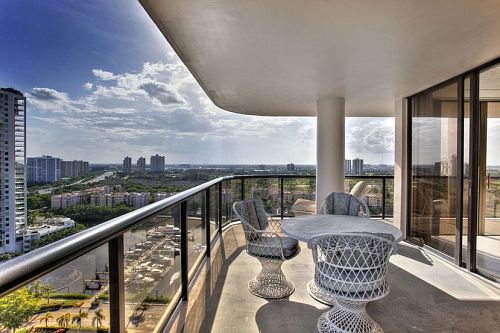 3rd image of 19707 Turnberry Way APT 9H