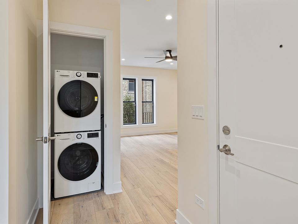 1st image of 1248 W Addison St APT 3B