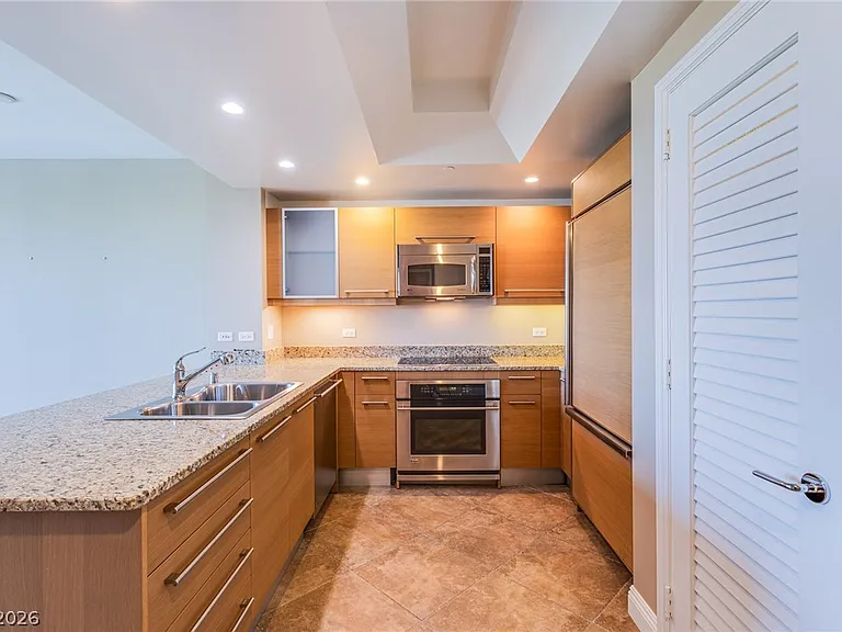 322 Karen Ave #1405 — Photo 6
