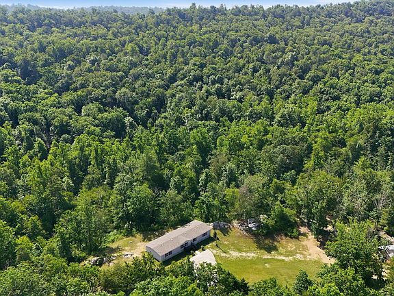 5th image of 1355 Sandy Hollow Rd