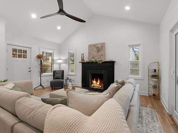 5th image of 304 Wedgewood Dr