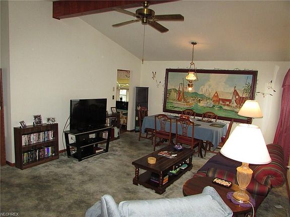 3rd image of 4019 Burton Dr
