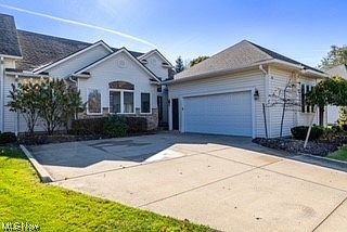 1st image of 418 Glencoe Ln