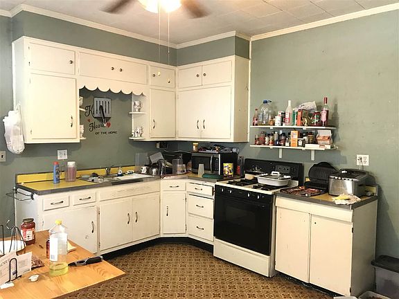 4th image of 2231 Spear St