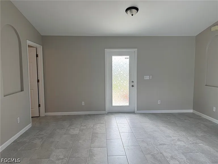 3716 SW 15th Pl — Photo 9