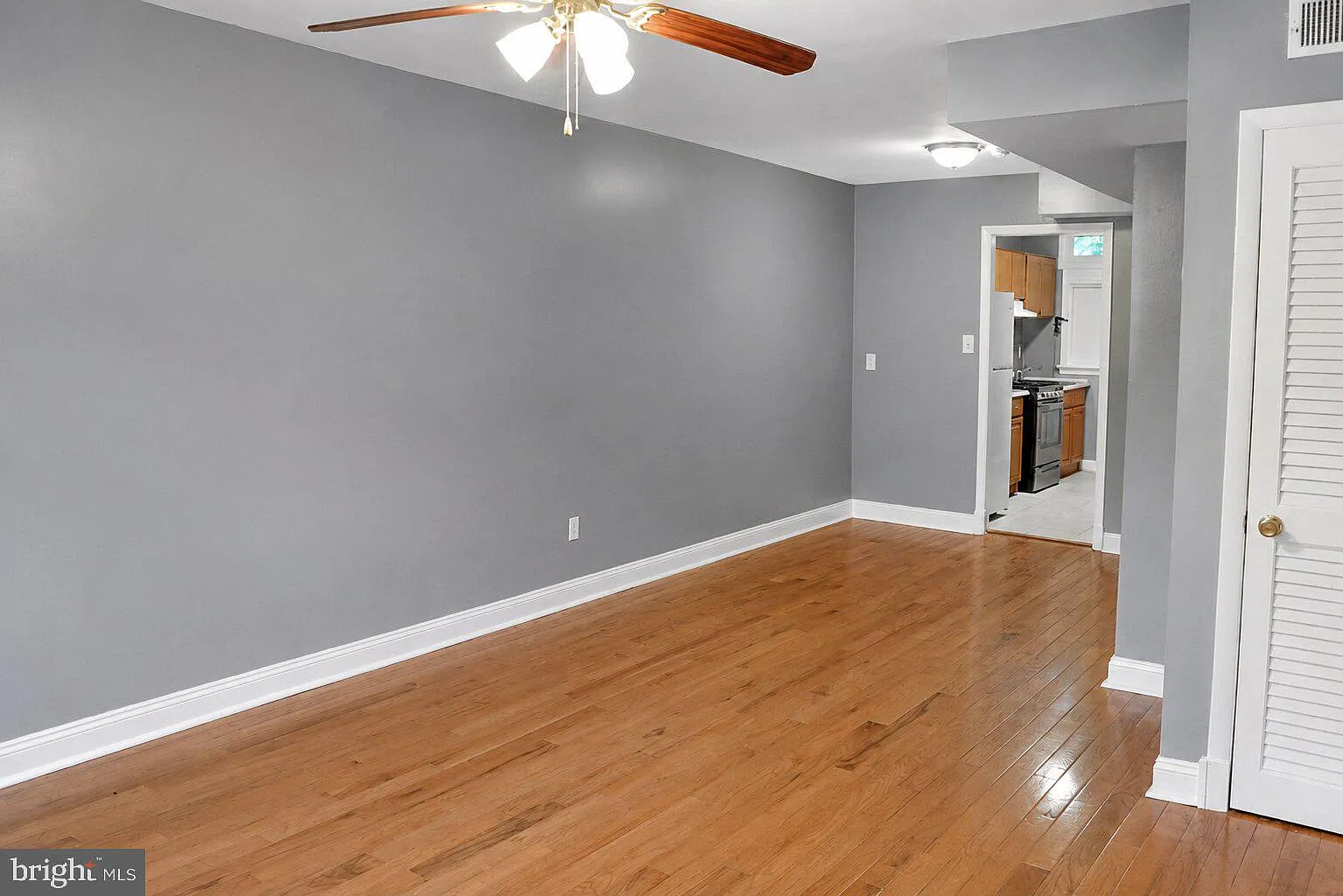 1 bed, 1.0 bath, 815 sqft, $1,330 — Photo 3