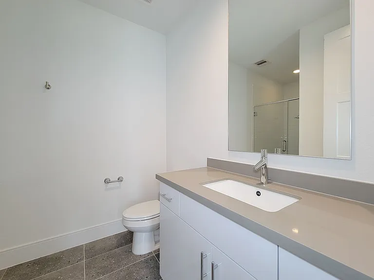 9 N Saint Charles St #B — Photo 4