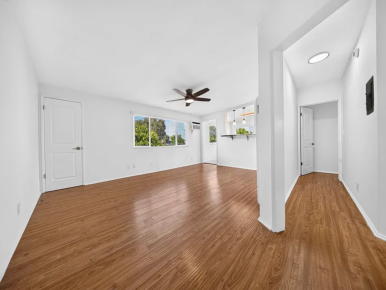 6944-6954 Coldwater Canyon Ave — Photo 16