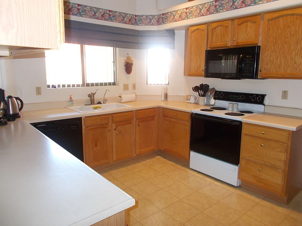 2nd image of 752 W Fountain Creek Dr