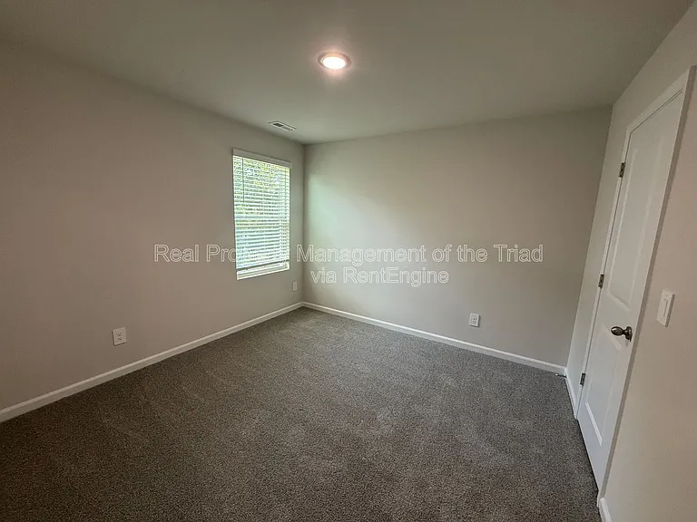 2215 Cherry Creek Rd — Photo 18