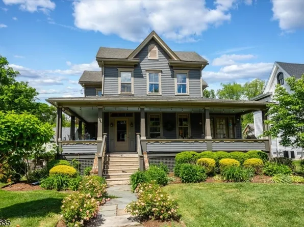 41 Kingwood Ave, Frenchtown Boro, NJ 08825