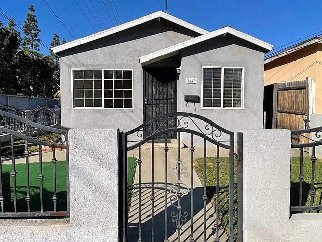 1st image of 2447 W Lincoln St