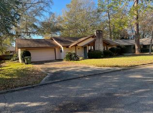 3039 Mesa Dr, Hattiesburg, MS 39402