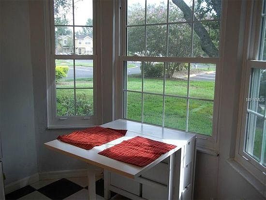 Eat-in Kitchen