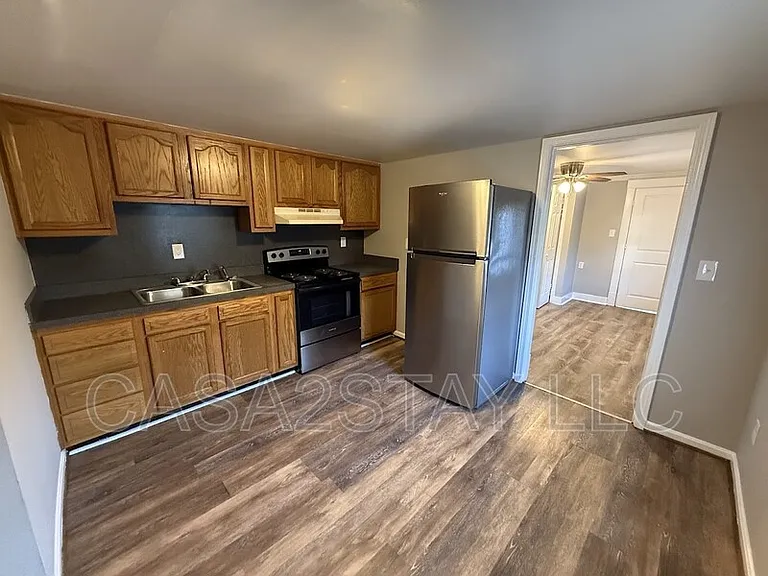 1129 Lincoln Ave — Photo 5