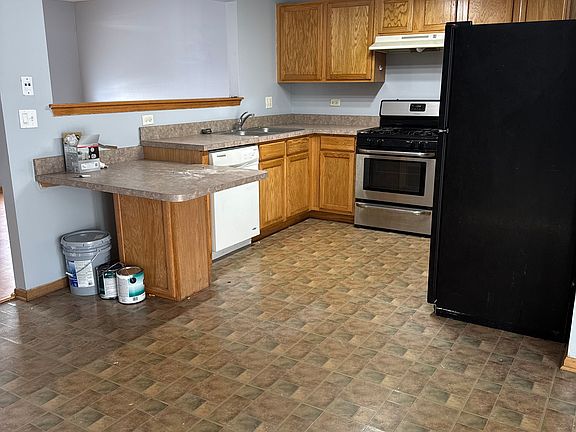3rd image of 849 Four Seasons Blvd
