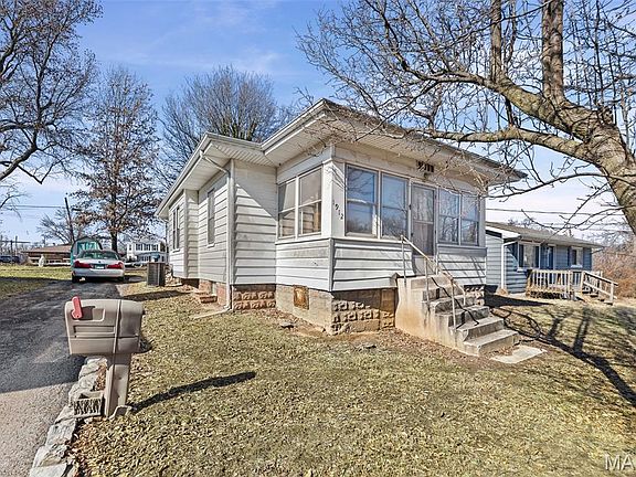 4th image of 1912 Myrtle St