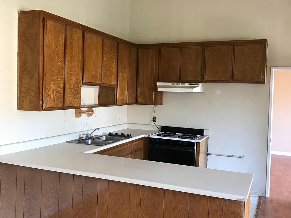 1st image of 338 Vine St APT 6