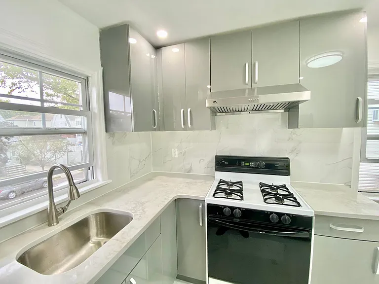 225 Locust Ave #2 — Photo 9