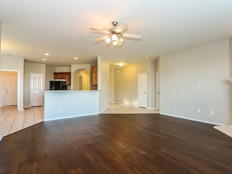 7905 Raton Ridge Ln — Photo 3