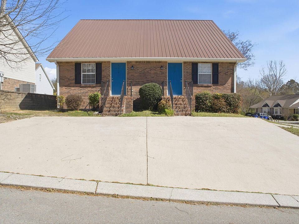 1st image of 1117/1119 Village Ct NE