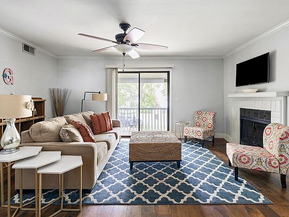 2nd image of 1054 Anna Knapp Blvd APT 1G