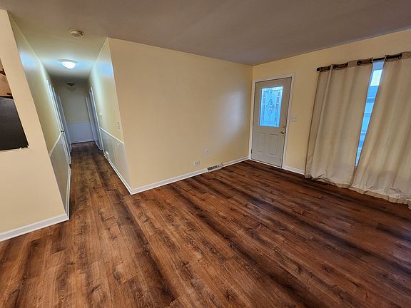 3rd image of 215 Highland Ave #1