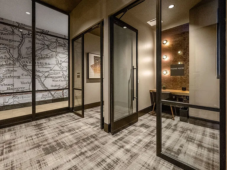 Madison West Elm — Photo 43