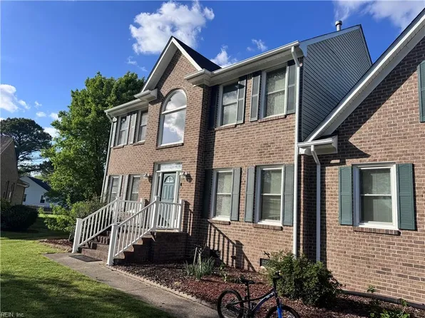 1096 Meadow Grove Trl, Virginia Beach, VA 23455